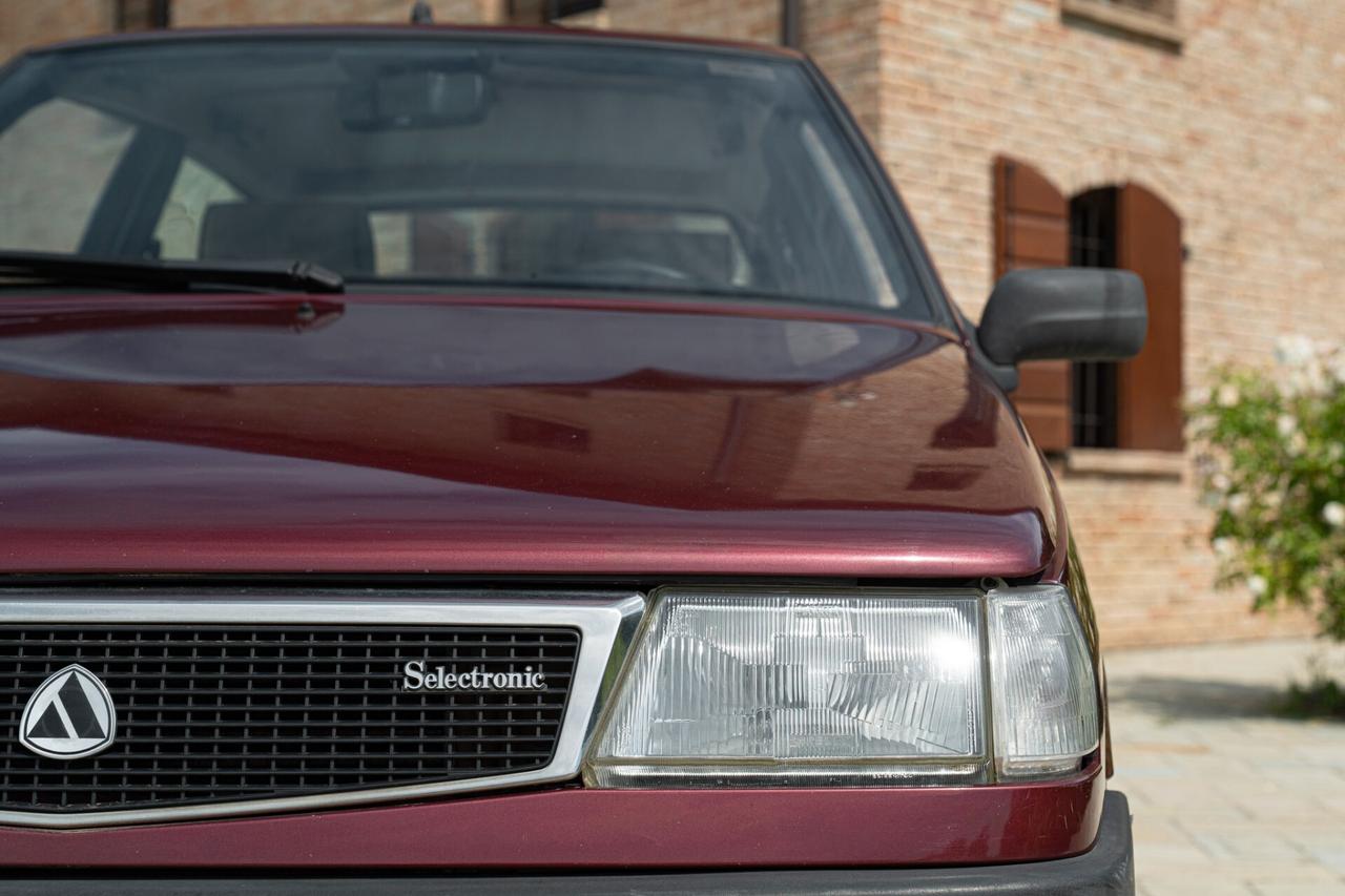 Autobianchi Y10 AVENUE SELECTRONIC - LAN00192