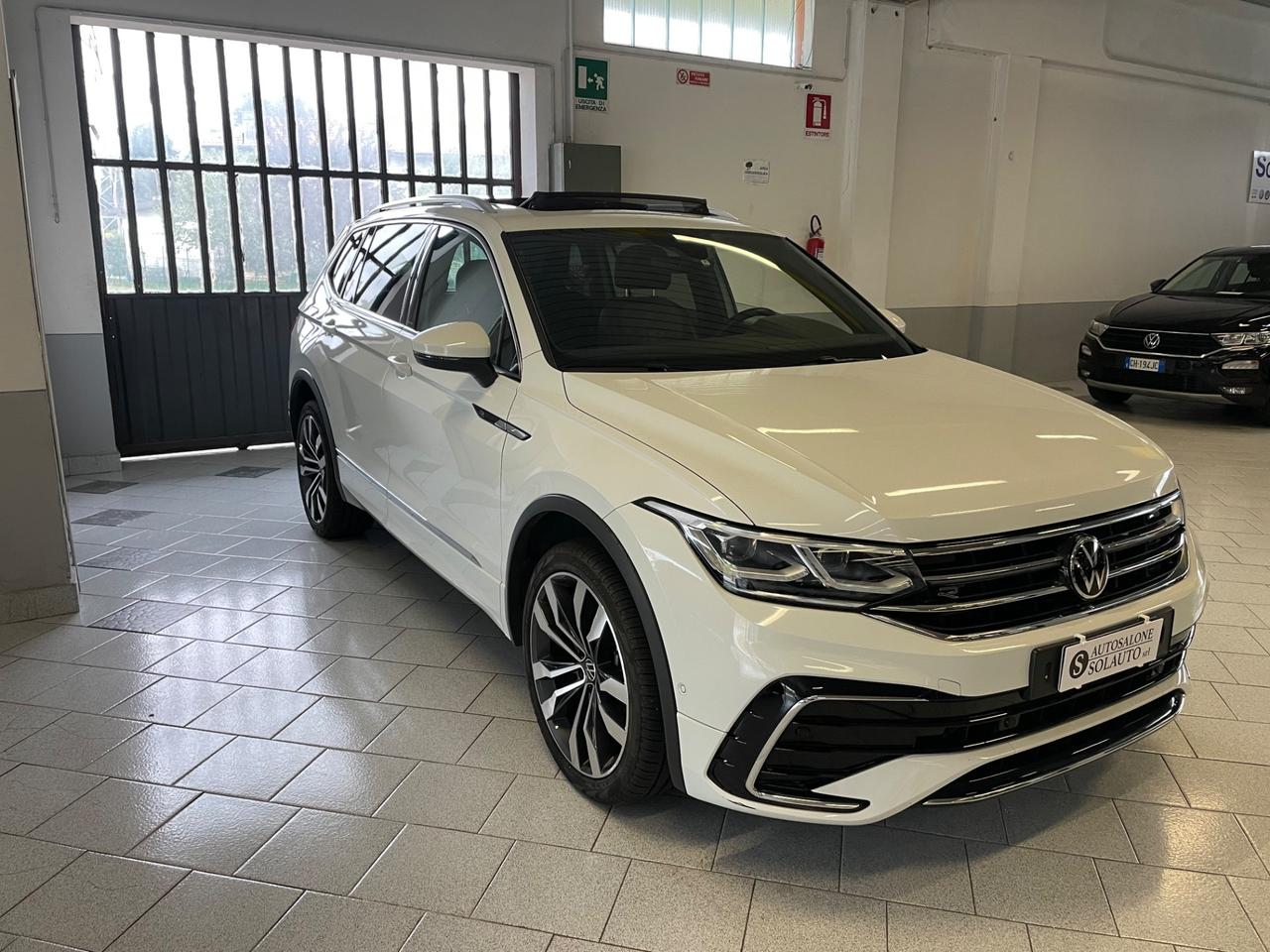 Volkswagen Tiguan Allspace 2.0 TDI 200 CV DSG 4MOTION R-Line Tetto