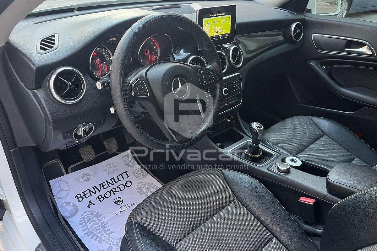 MERCEDES CLA 200 d Premium