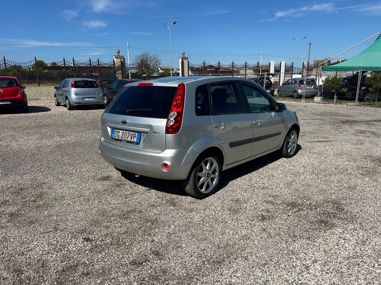 Ford Fiesta 1.4 TDCi 5p. Ghia