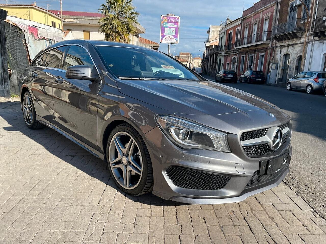 Mercedes-benz CLA 180cdi S.W. Premium AMG interno/esterno