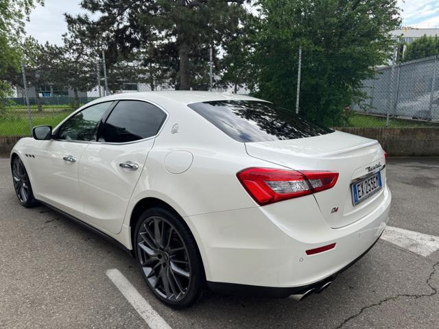 MASERATI Ghibli V6 3.0 Q4 bt 410CV