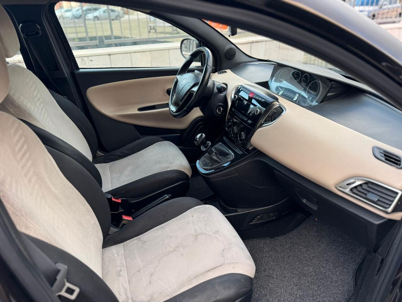 Lancia Ypsilon 1.2 69 CV 5 porte GPL Ecochic Gold