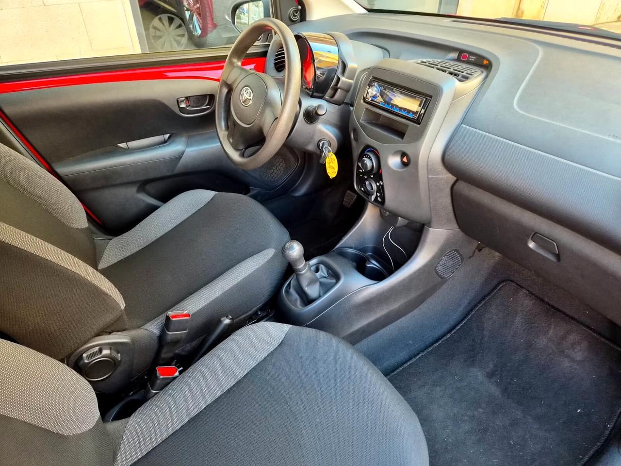 Toyota Aygo 1.0 VVT-i 69 CV 5 porte x-cool TSS
