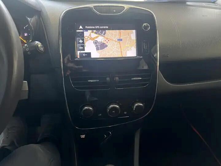 RENAULT CLIO "COSTUME NATIONAL" 1.2 BENZINA - NEOPATENTATI - UNICO PROPRIETARIO - GARANZIA
