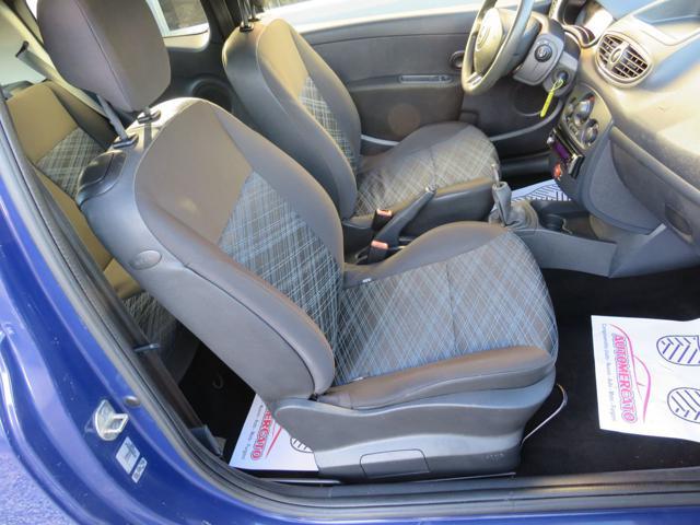 RENAULT Clio 1.2 16V 65CV 3 porte 4U Pack