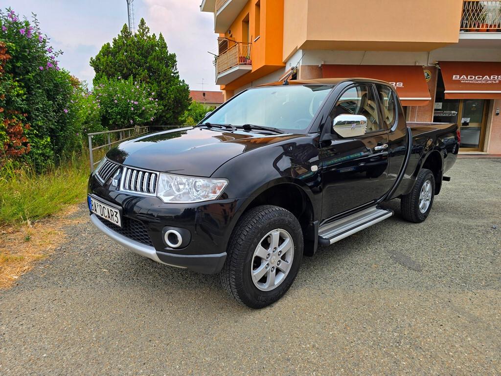 Mitsubishi L200 2.5 DI-D/136CV CLUB CUB INVITE