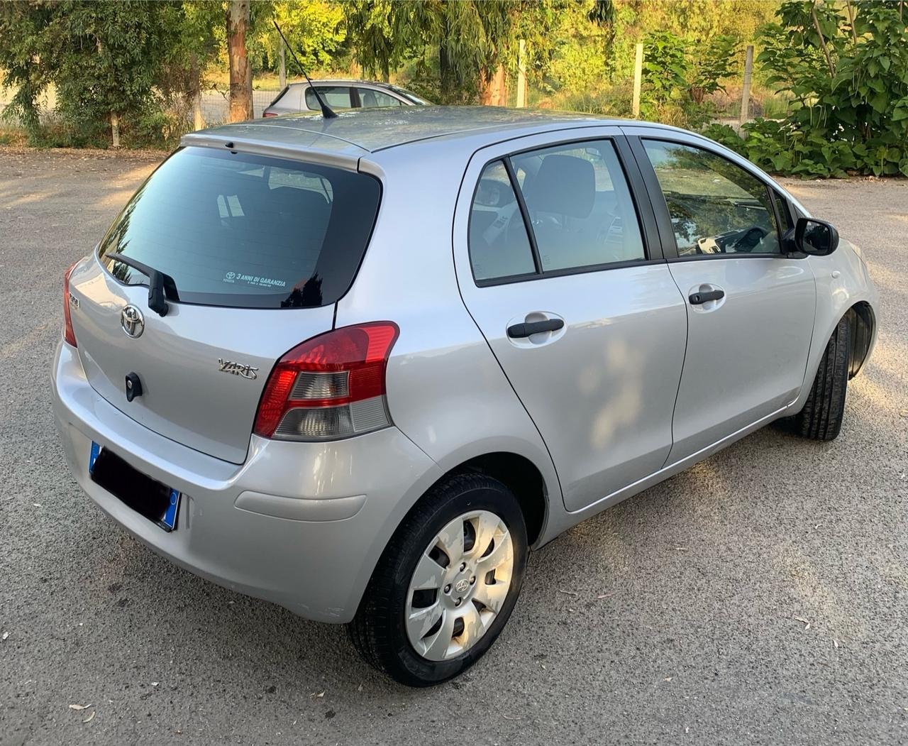 Toyota Yaris 1.0 5 porte Now 128000KM