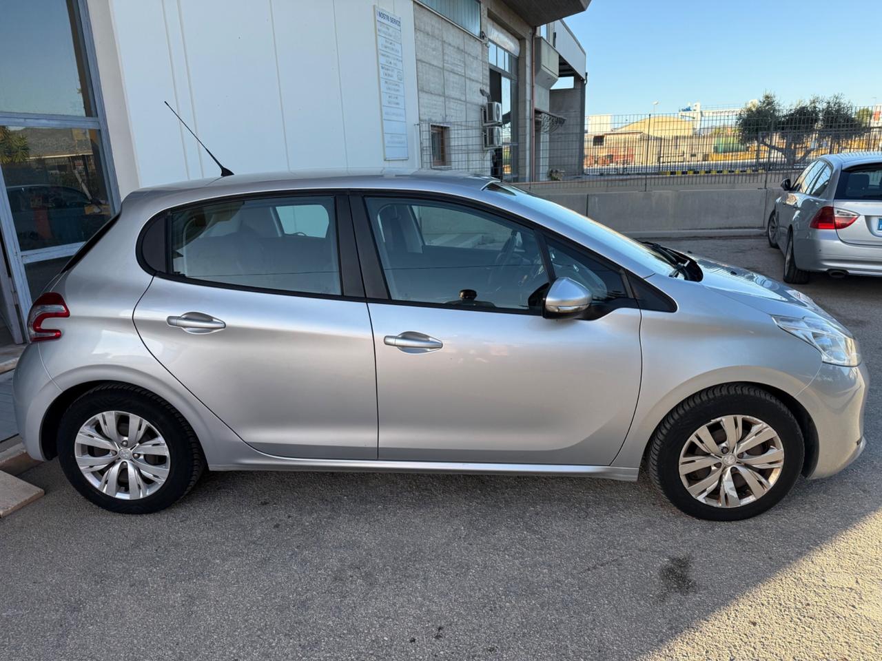 Peugeot 208 1.2 VTi 82 CV 5 porte Allure