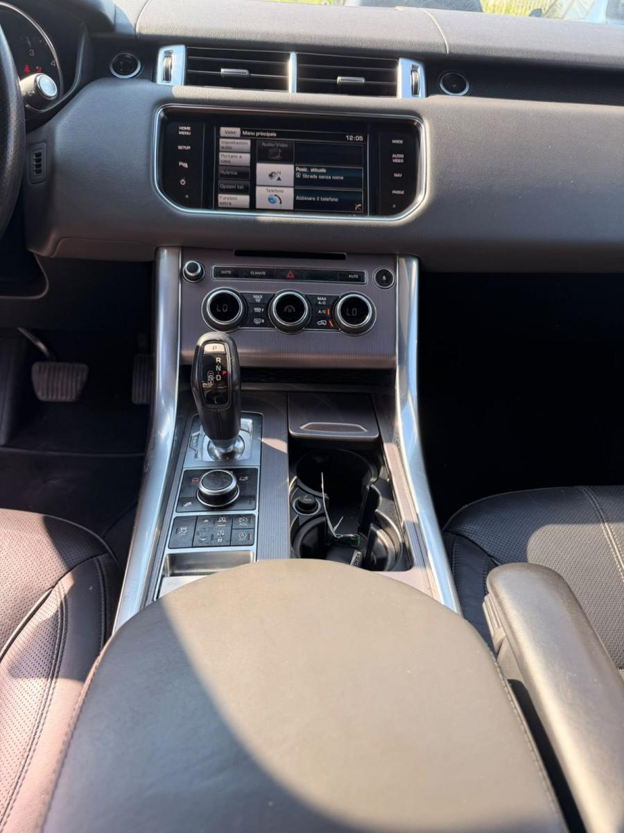 LAND ROVER - Range Rover Sport - 3.0 TDV6 HSE