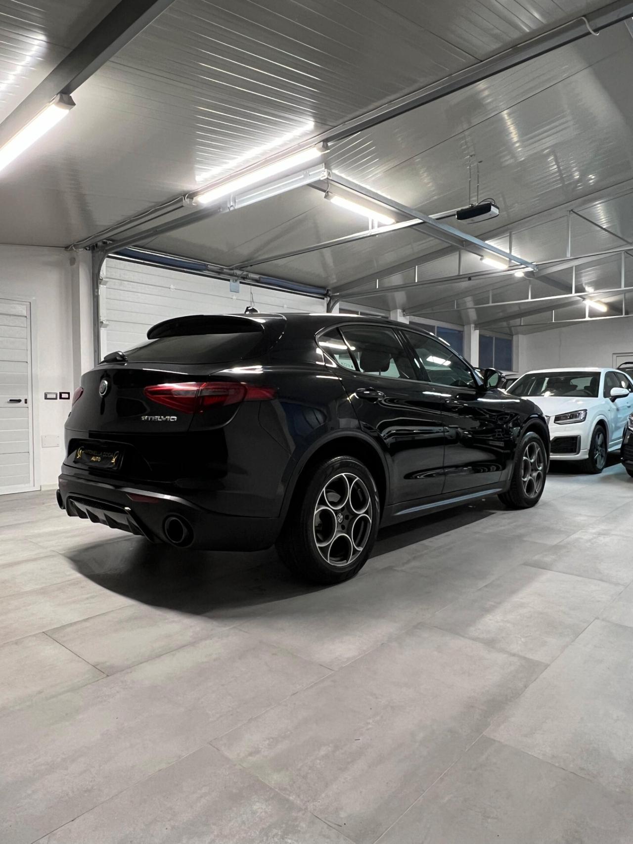 Alfa Romeo Stelvio 2.2 Turbodiesel 210 CV AT8 Q4 Executive