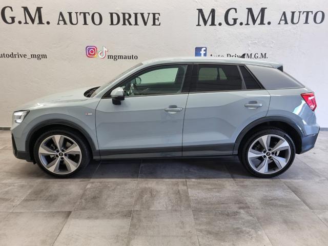 AUDI Q2 40 TFSI quattro S tronic SLINE Identity Black