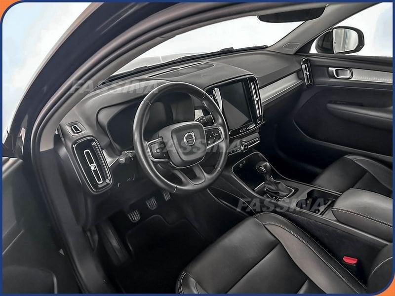 Volvo XC40 T3 Momentum 163cv