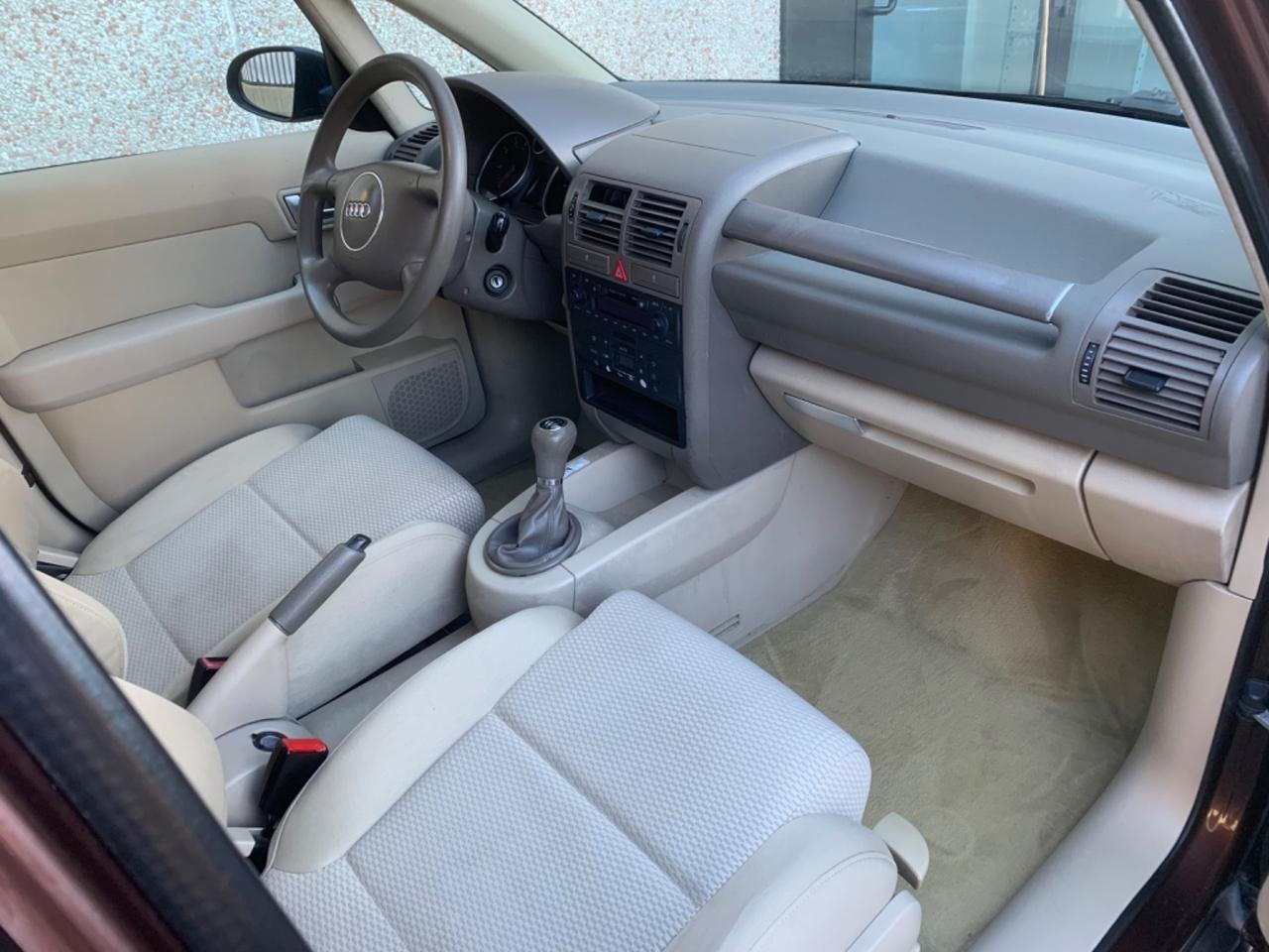 Audi A2 1.4 16V Comfort NEOPATENTATI