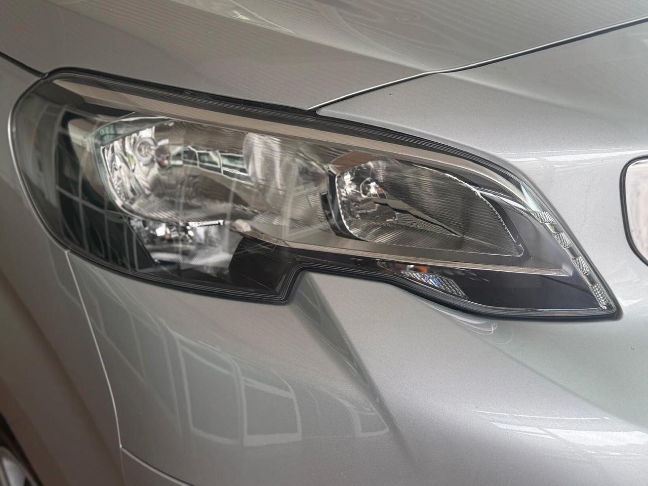Peugeot Exper 1.6 blue-HDi premium h2 l1