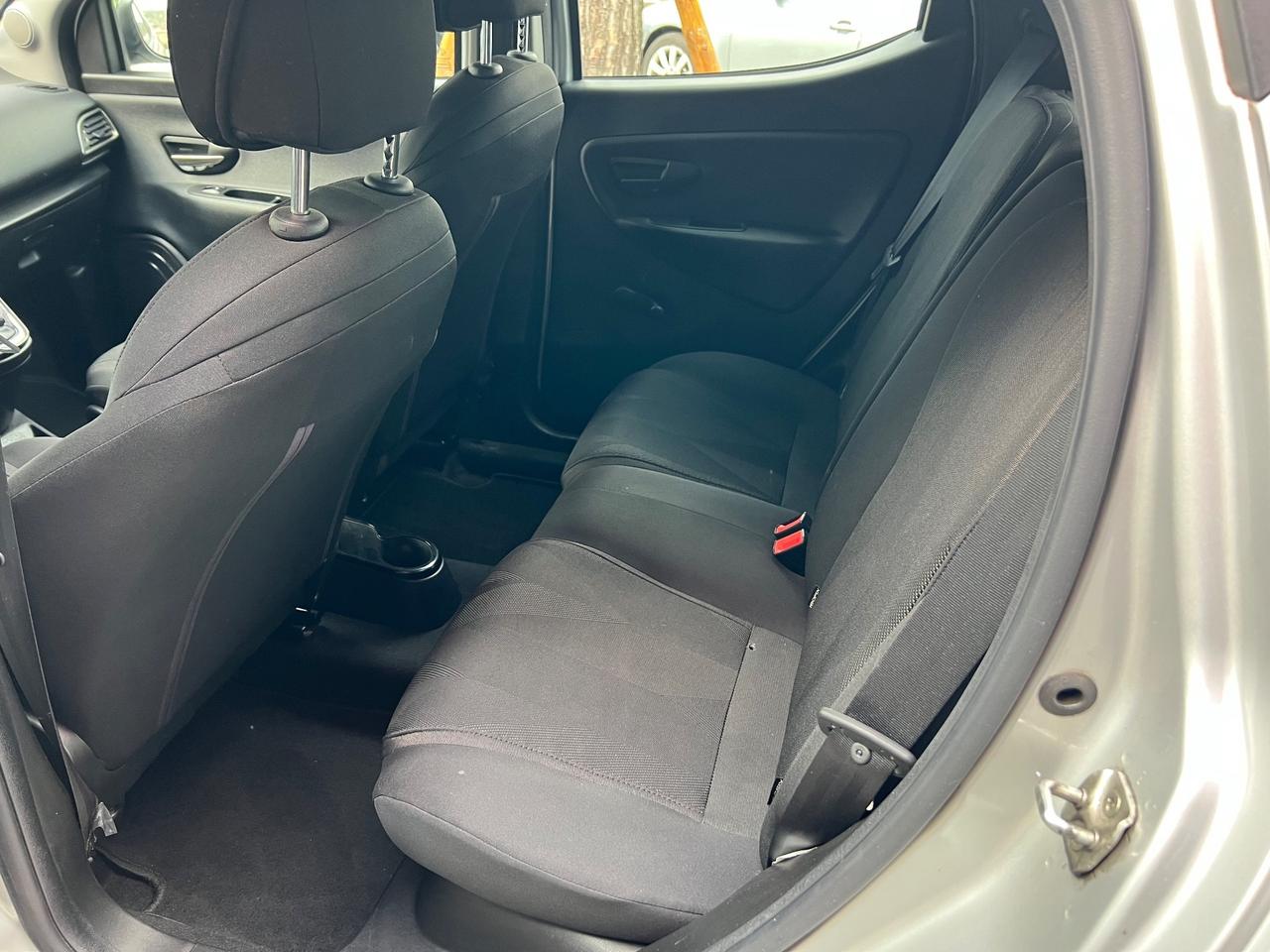 Lancia Ypsilon 1.0 Benzia/Hybrid - NEOPATENTATI