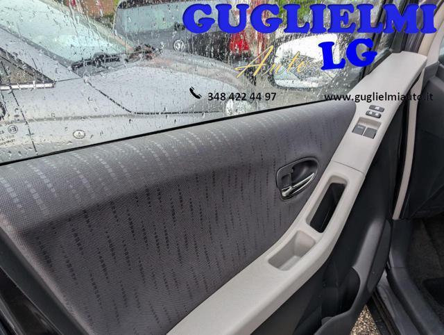 TOYOTA Yaris 1.3 5 porte Sol NEOPATENTATI