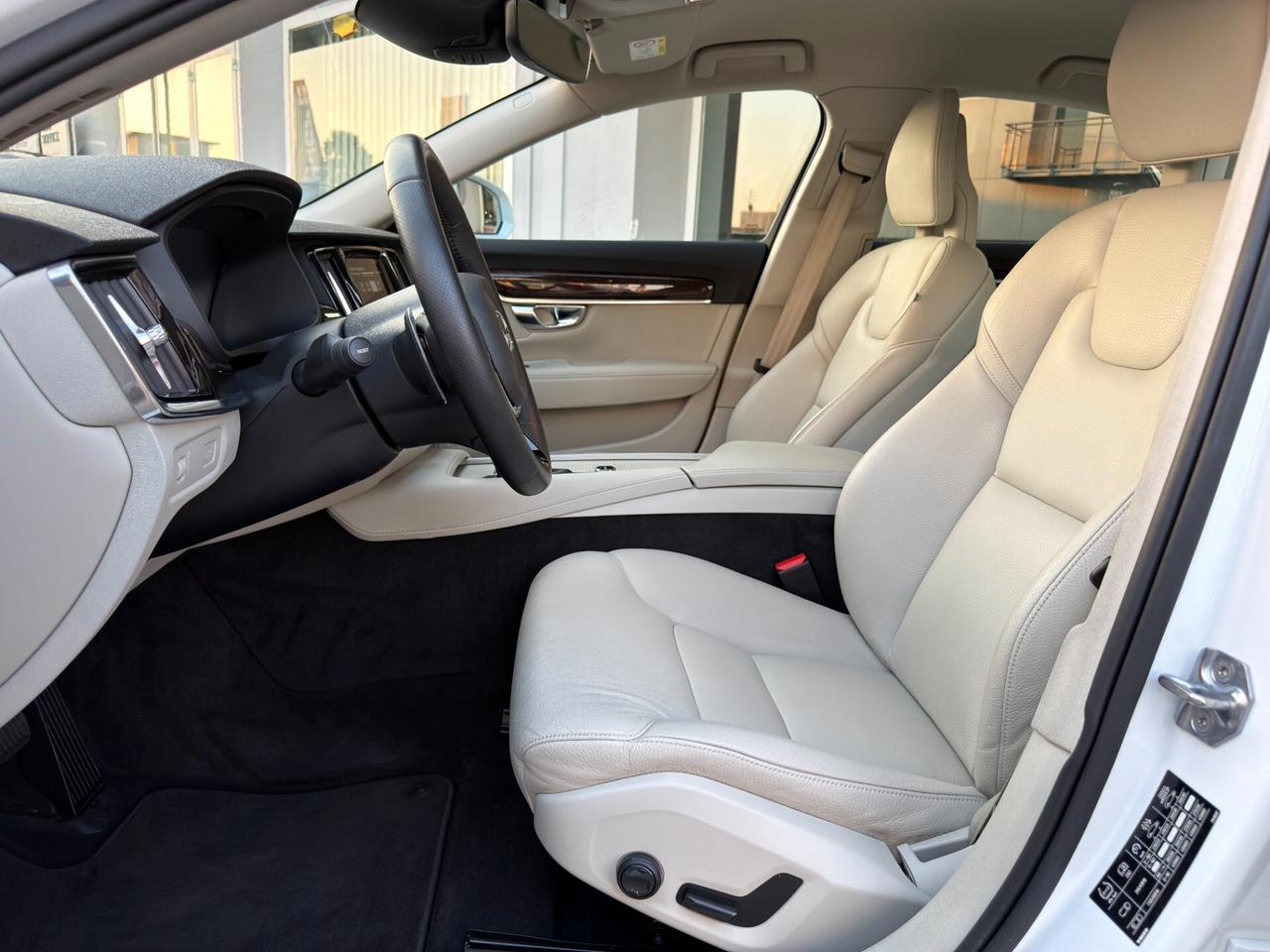 Volvo S90 D5 AWD Geartronic Momentum
