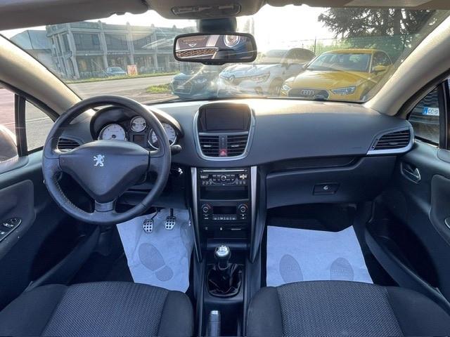 Peugeot 207 1.6 8V HDi 112CV CC Féline