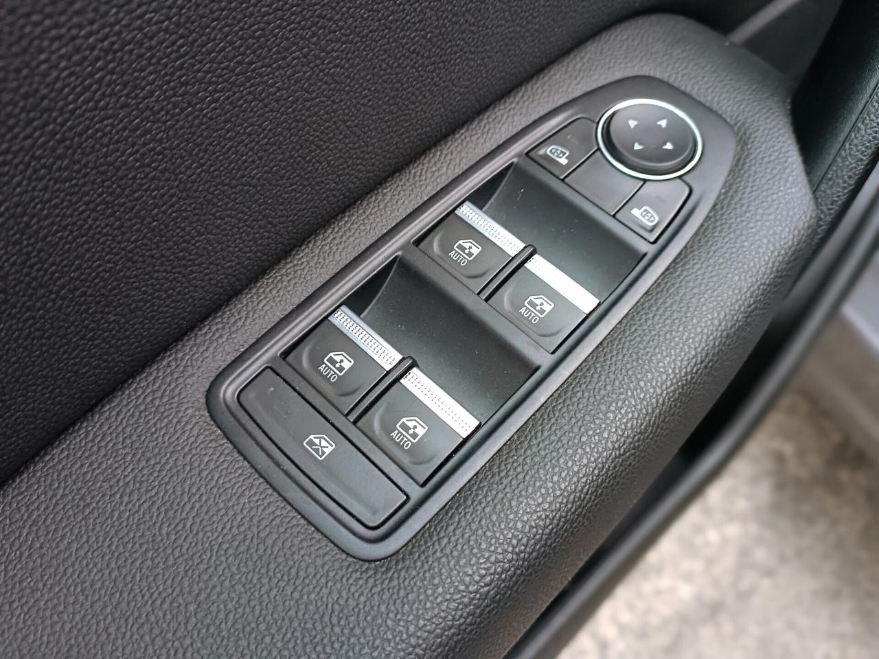 Renault Captur Hybrid 140 CV Techno