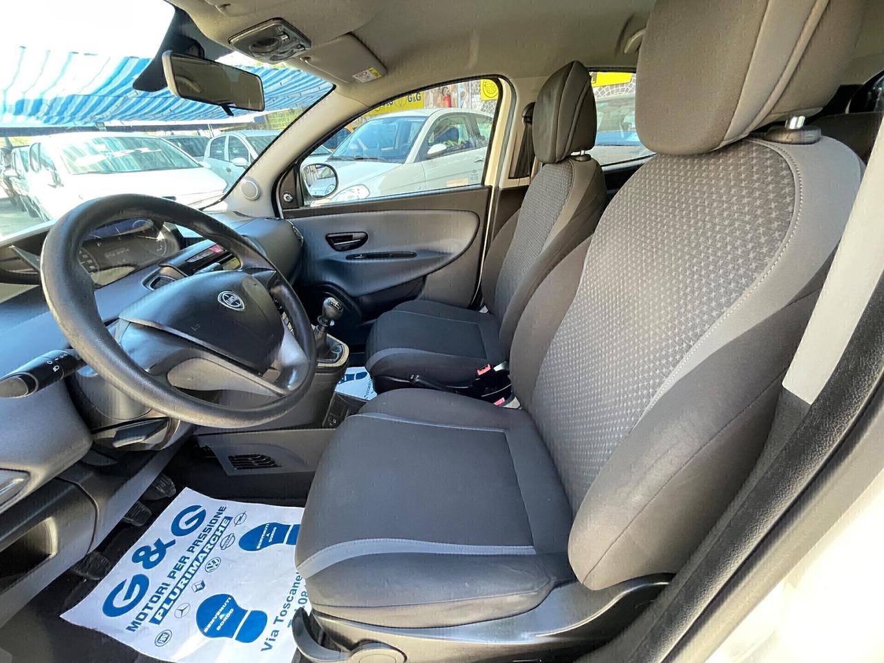 Lancia Ypsilon 1.2 69 CV 5 porte Gold