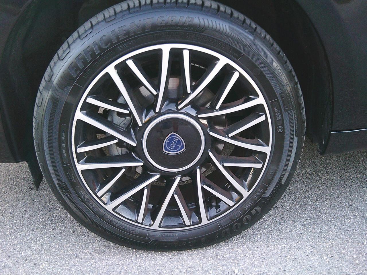 Lancia Ypsilon 1.0 FireFly 5 porte S&S Hybrid Gold Plus