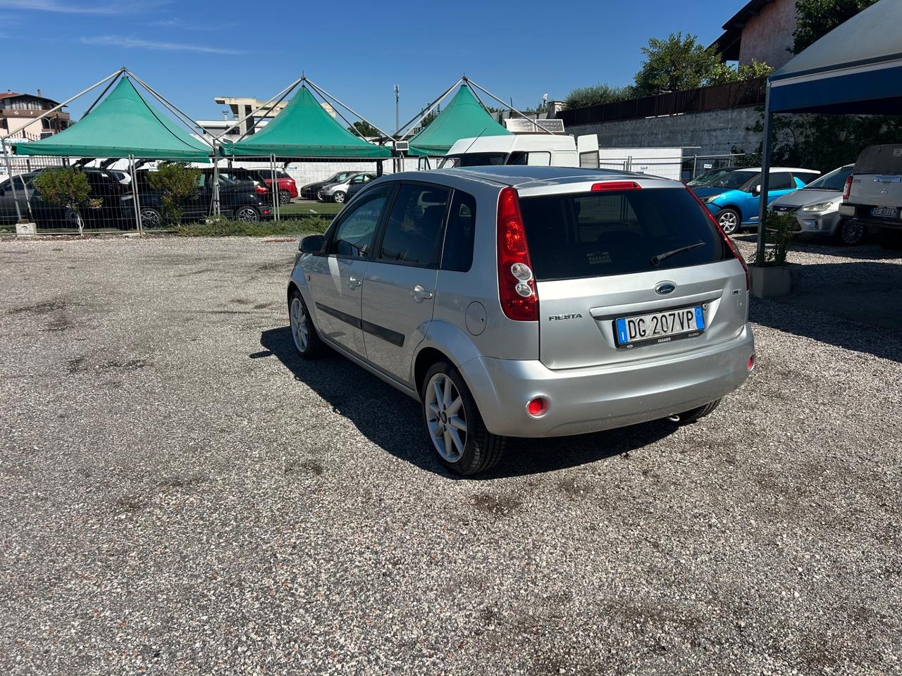 Ford Fiesta 1.4 TDCi 5p. Ghia