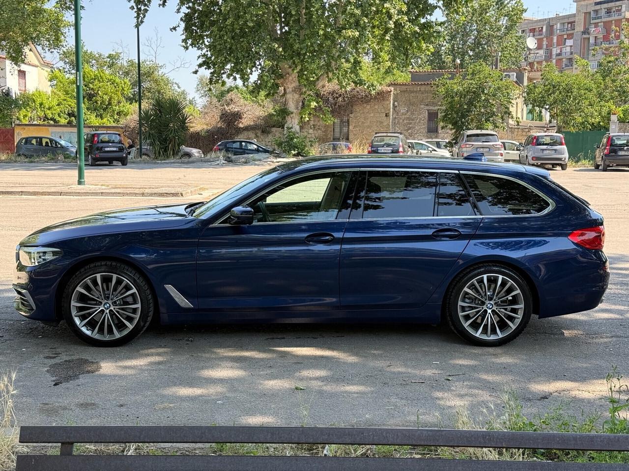 BMW 520d G31 2019 xDrive Touring Luxury