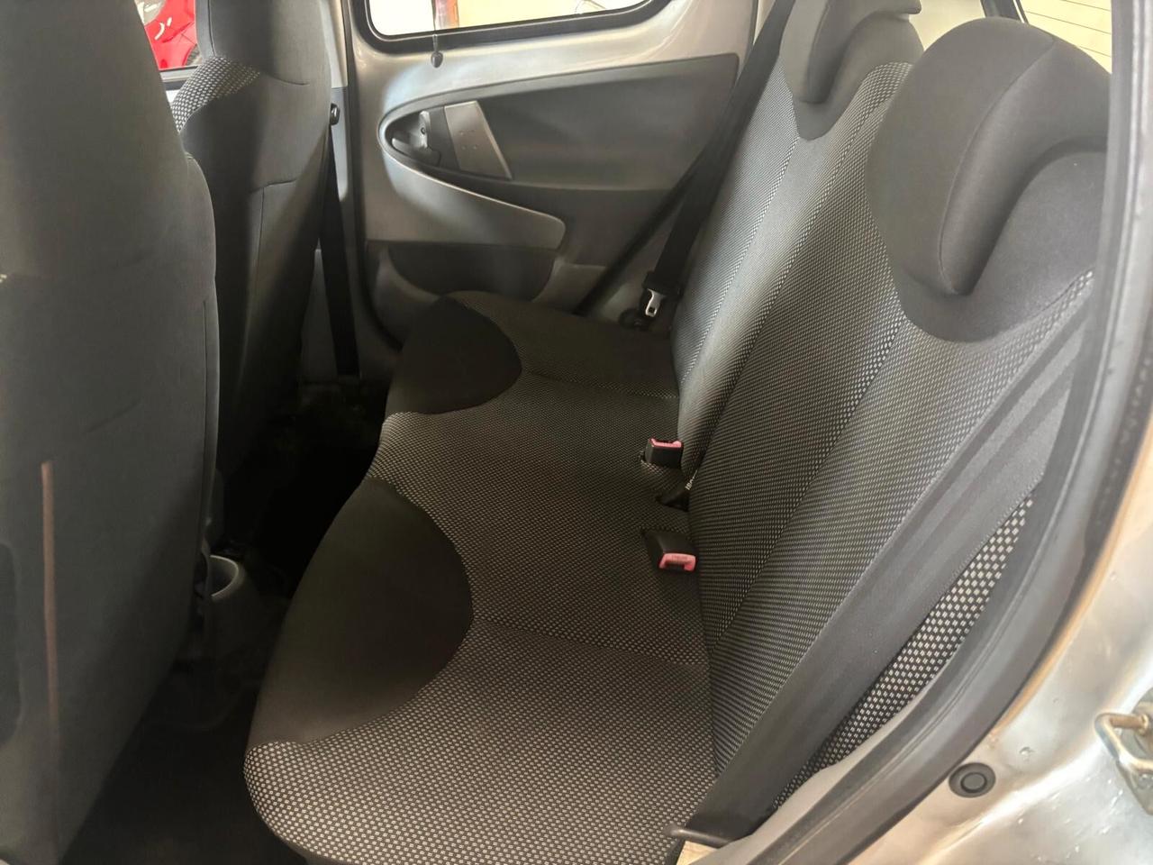 TOYOTA AYGO ANNO 2010 BZ 1.0 ADATTA NEOPATENTATI KM 144 MILA