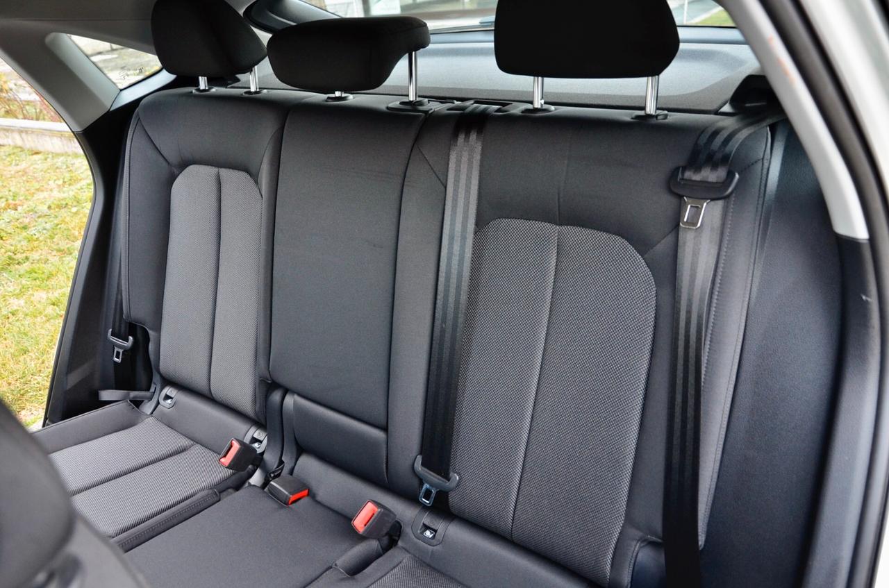 AUDI Q3 SPB 2.0 TDI S-LINE EDITION QUATTRO 150cv S-TRONIC, UNICOPROPRIETARIO, GARANZIA AUDI 1/2028, SERVICE AUDI, UFF ITALIANA, ARGENTO RUGIADA, EURO 6D, FARI FULL LED, 19", PERMUTE