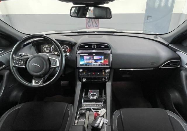 Jaguar F-Pace 2.0 D 180 CV AWD R-Sport