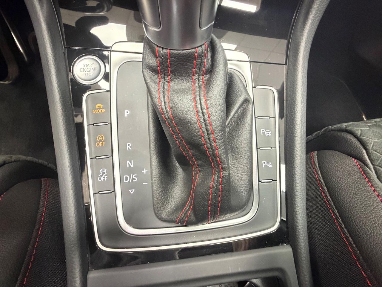 Volkswagen Golf GTI 230 CV TETTO APRIBILE*INTERNI SPORTIVI**PARI AL NUOVO**