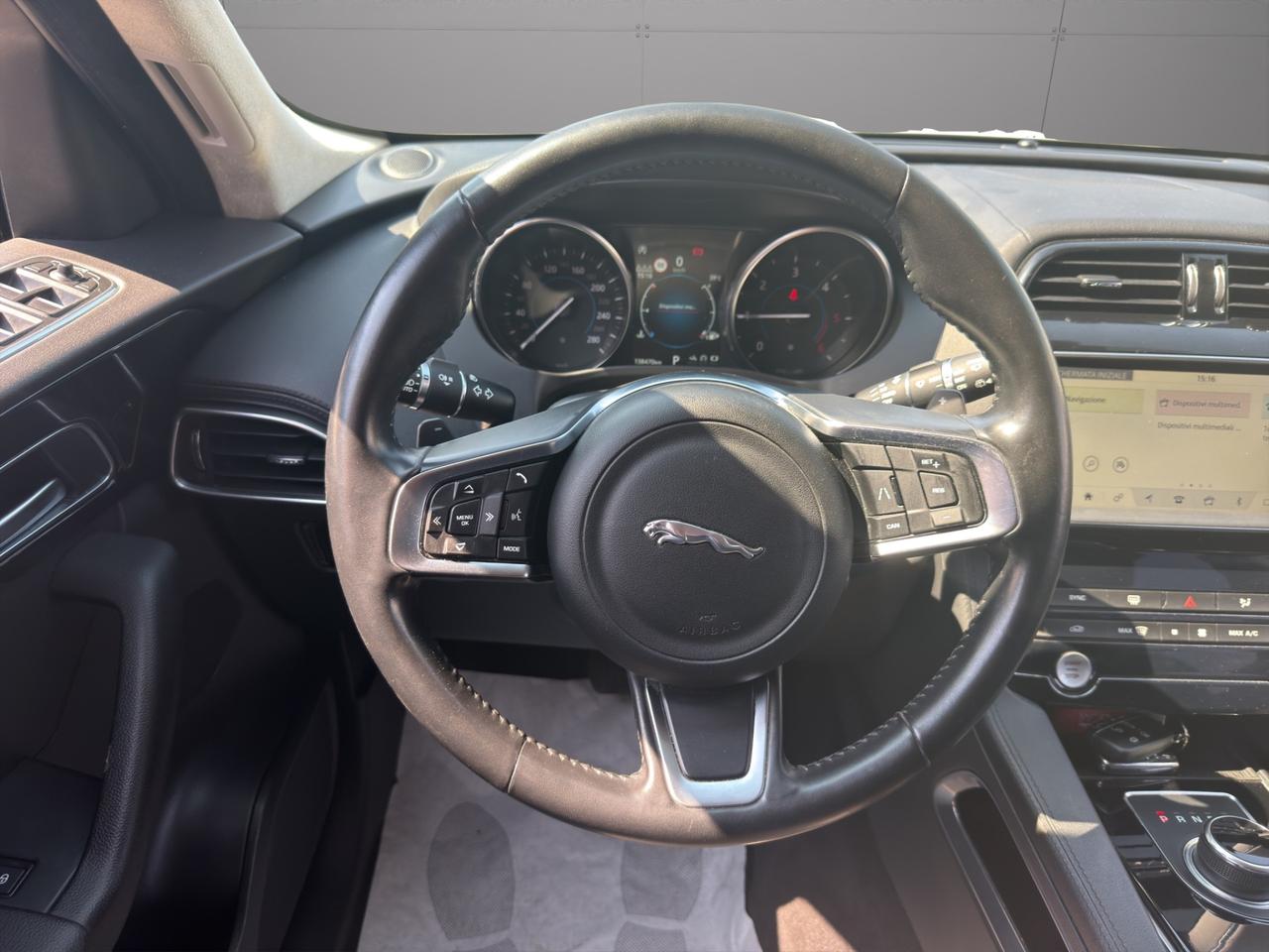 Jaguar F-Pace 2.0d i4 Pure 180cv - Promo finanziamento - Automatica