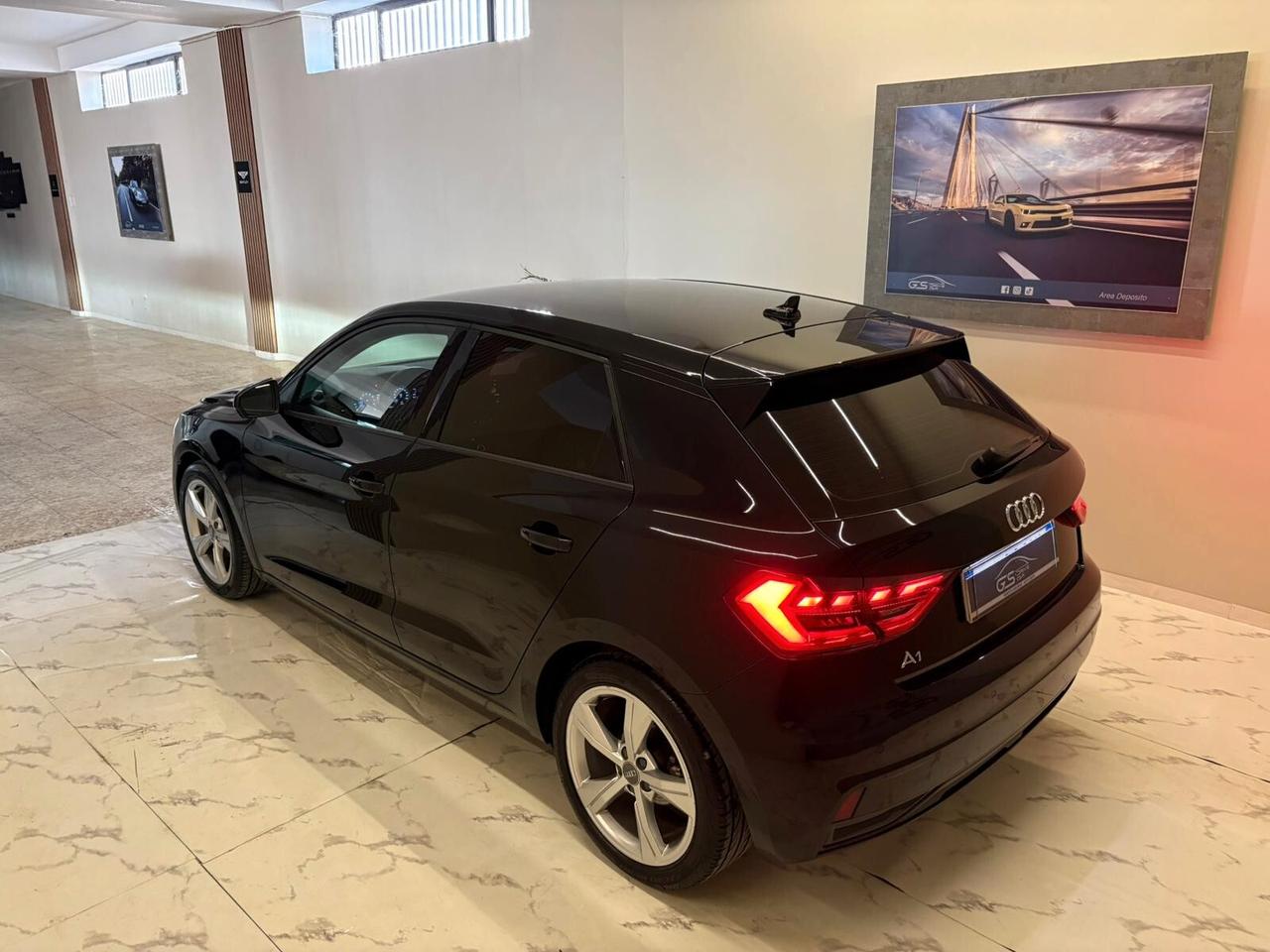 Audi A1 Sportback 30 1.0 TFSI 116cv IDENTITY BLACK