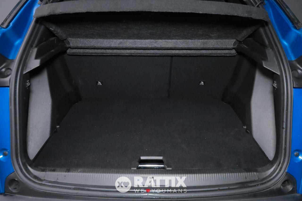 Peugeot e-2008 motore elettrico 100KW GT