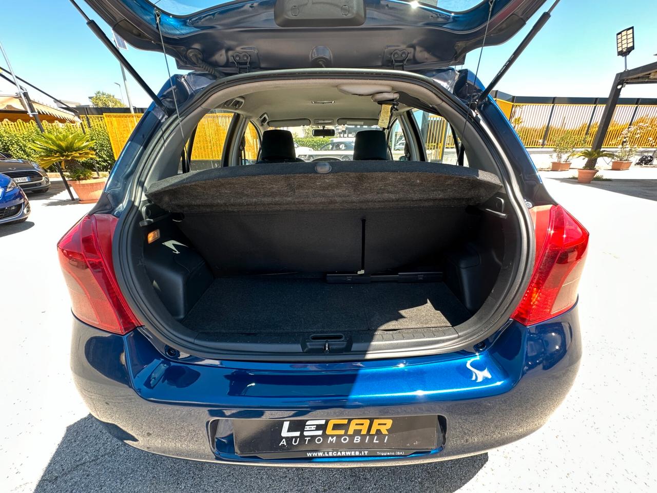 TOYOTA Yaris 1.0 5 porte Navi