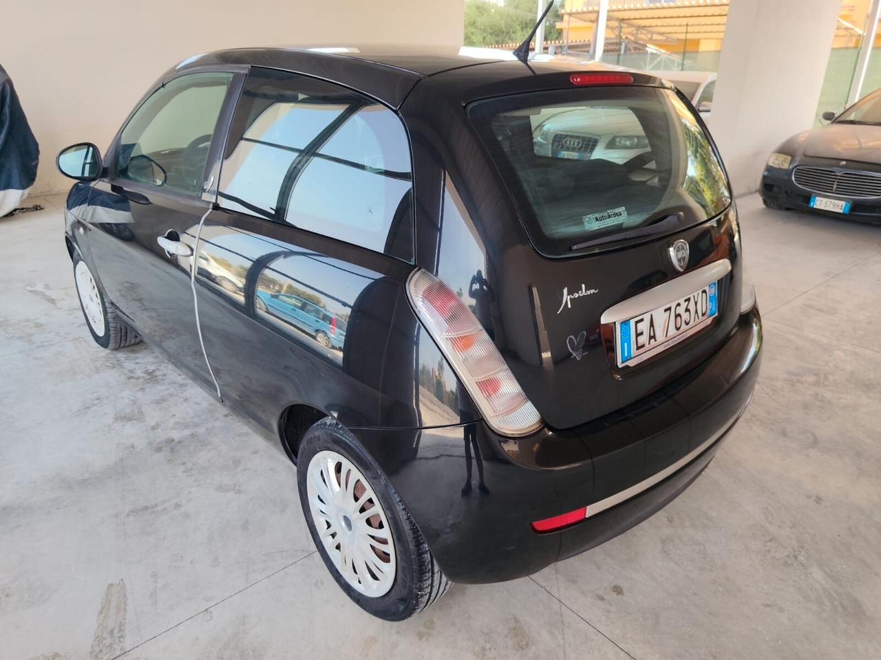 Lancia Ypsilon 1.2 Argento