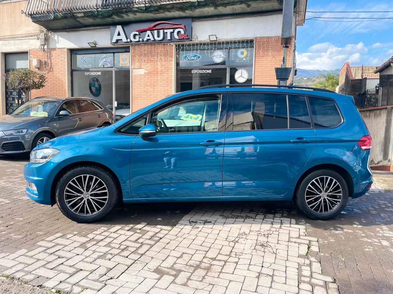 Volkswagen Touran 1.6 TDI Highline 7 POSTI