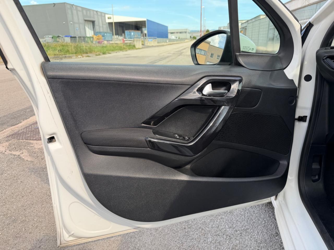 Peugeot 208 1.4 HDi 68 CV 5 porte 12. GARANZIA