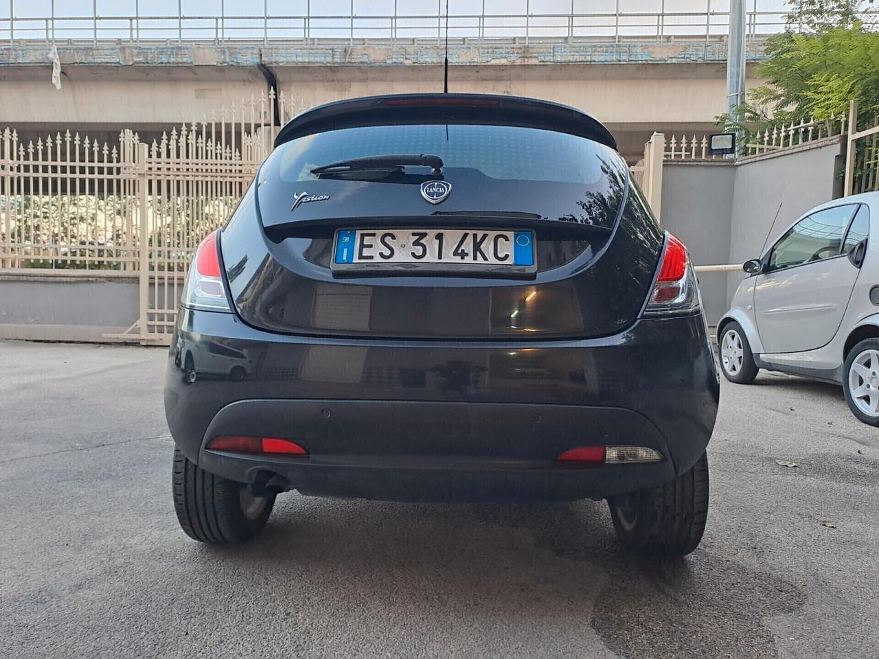 Lancia Ypsilon 0.9 TwinAir 85 CV 5 porte Metano Ecochic Gold