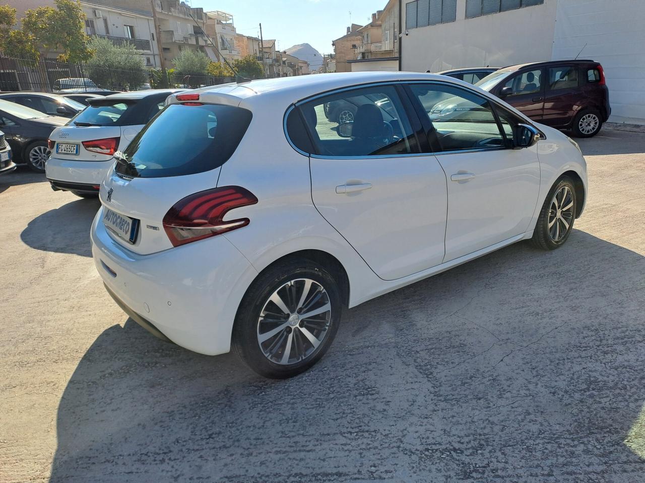 Peugeot 208 BlueHDi 75 5 porte Allure