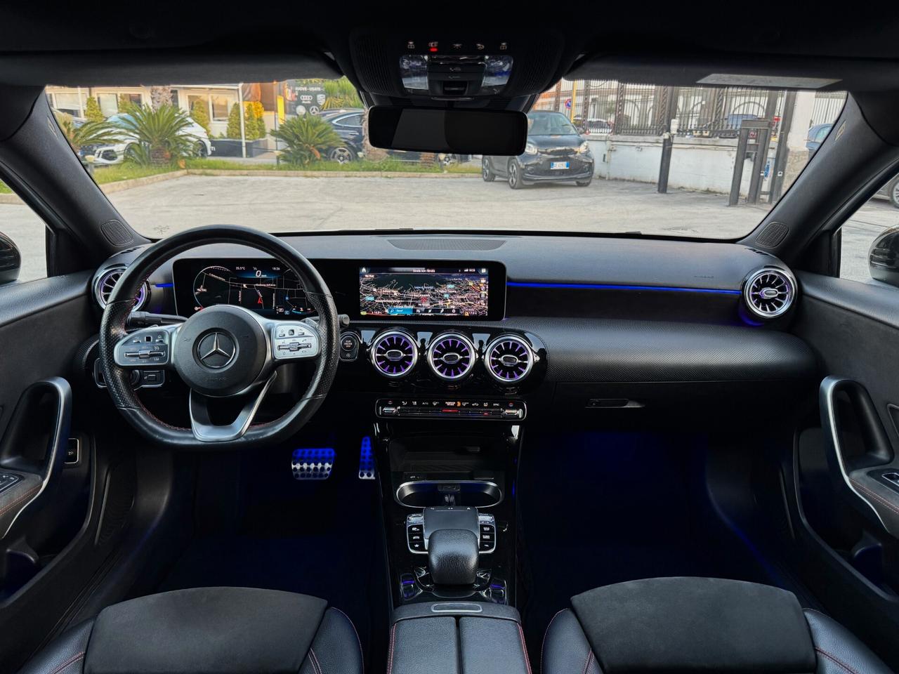 Mercedes-Benz A 180 d Sedan Premium AMG TETTO