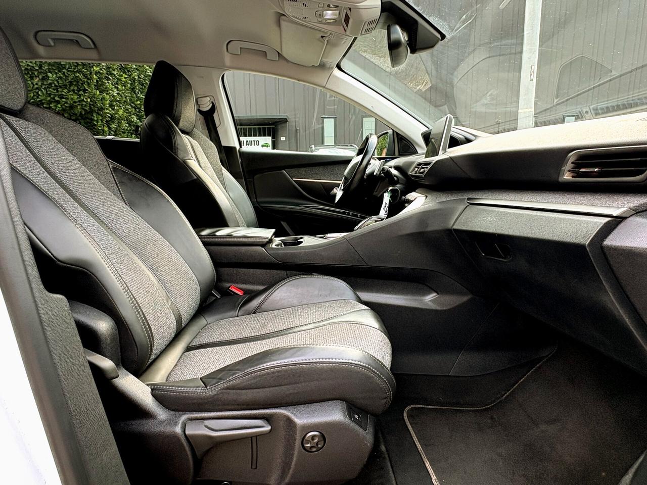 Peugeot 5008 1.6D aut- 7POSTI-U.Propr-Tagl.Peugeot-2017