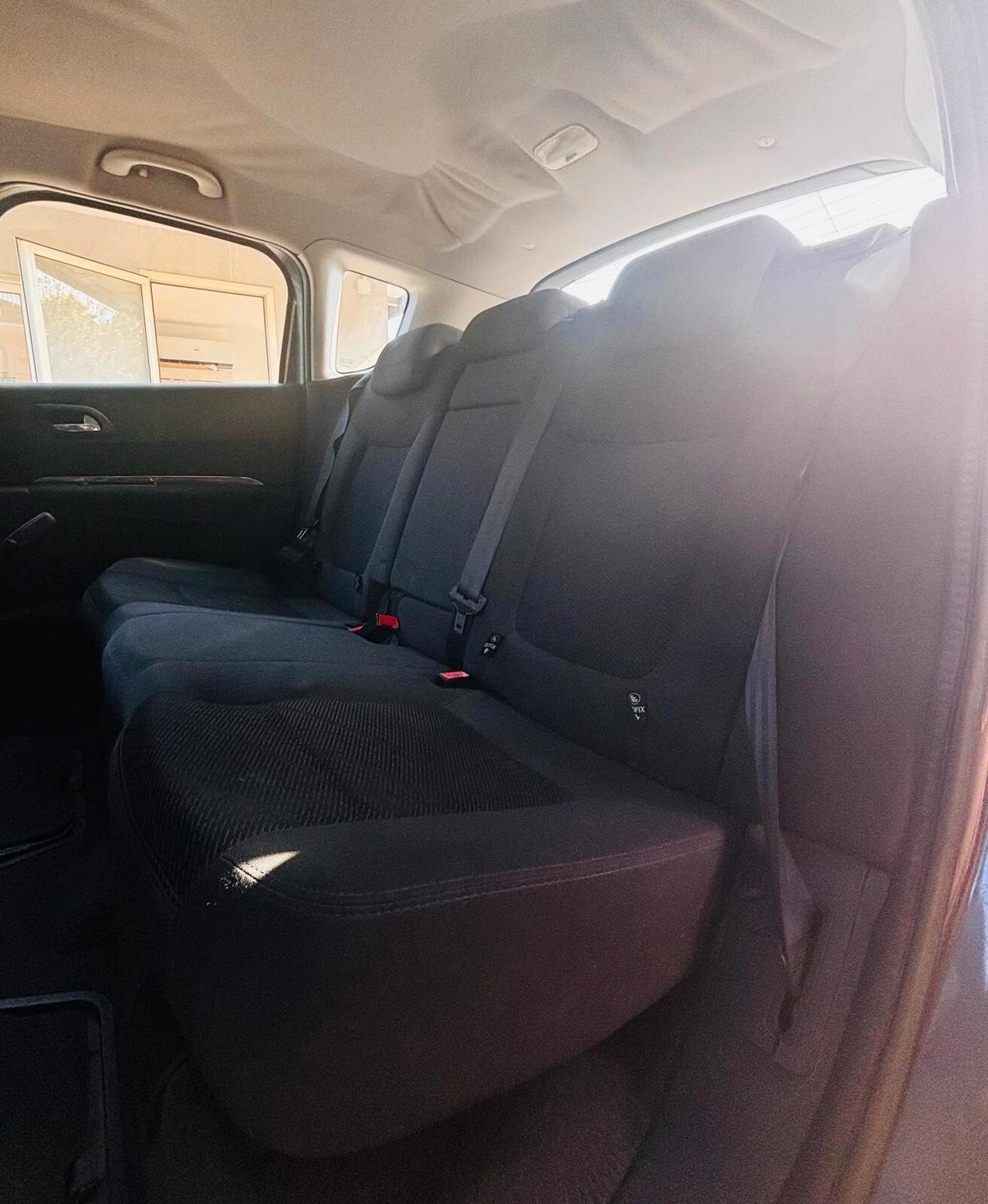 Peugeot 3008 1.6 HDi 115CV Business