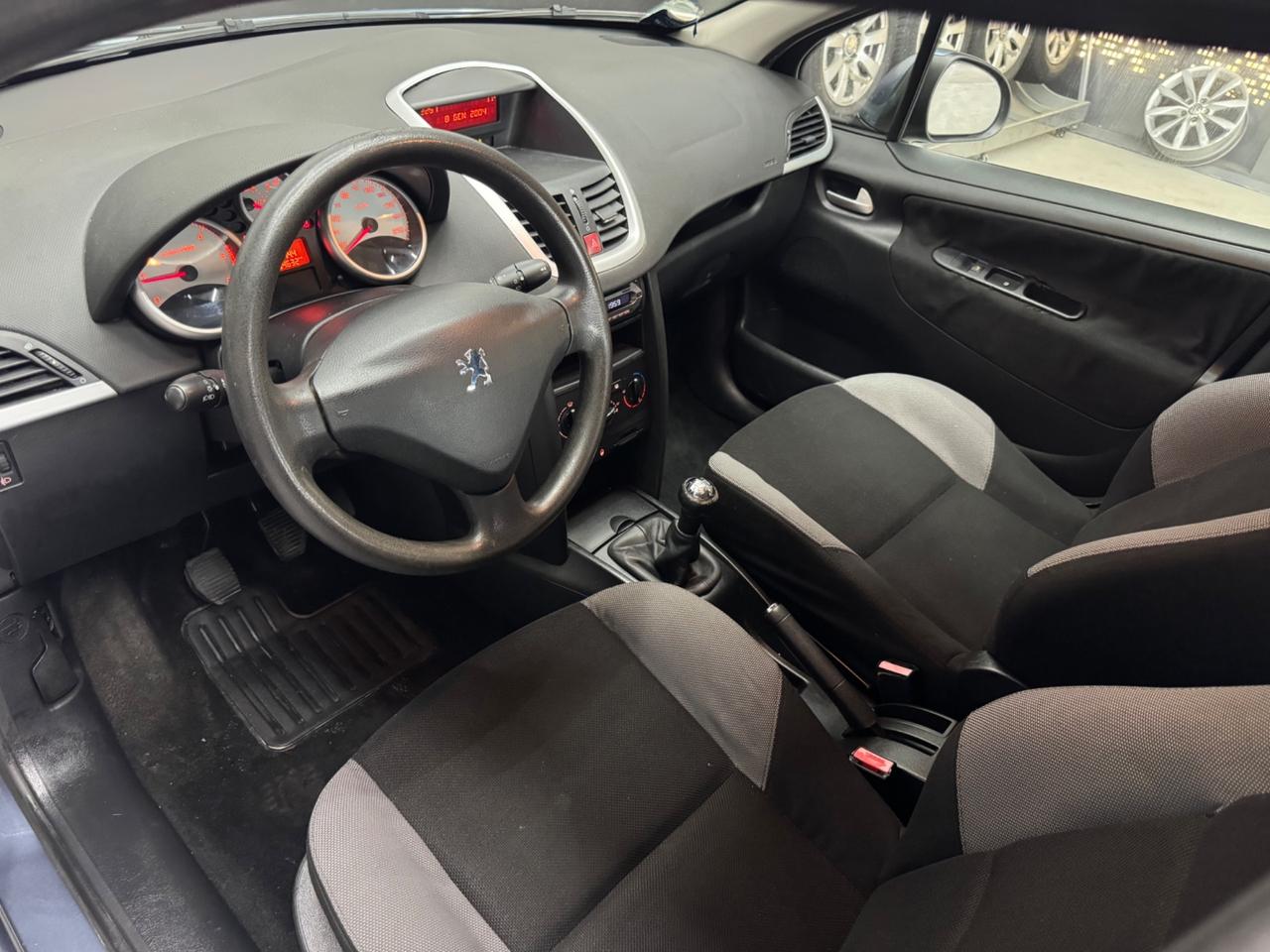 Peugeot 207 1.4 HDi 5Porte ADATTA NEOPATENTATI