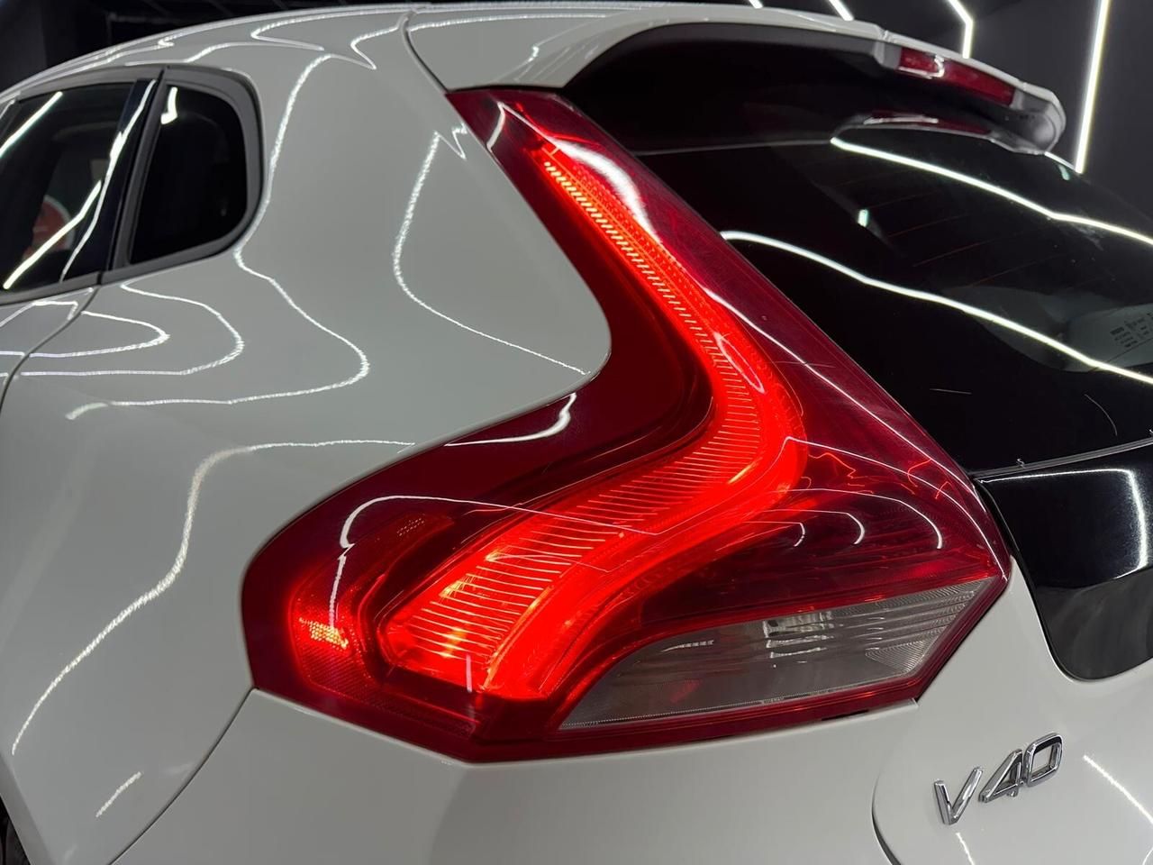 Volvo V40 V40 II 2012 1.6 d2 R-design Momentum