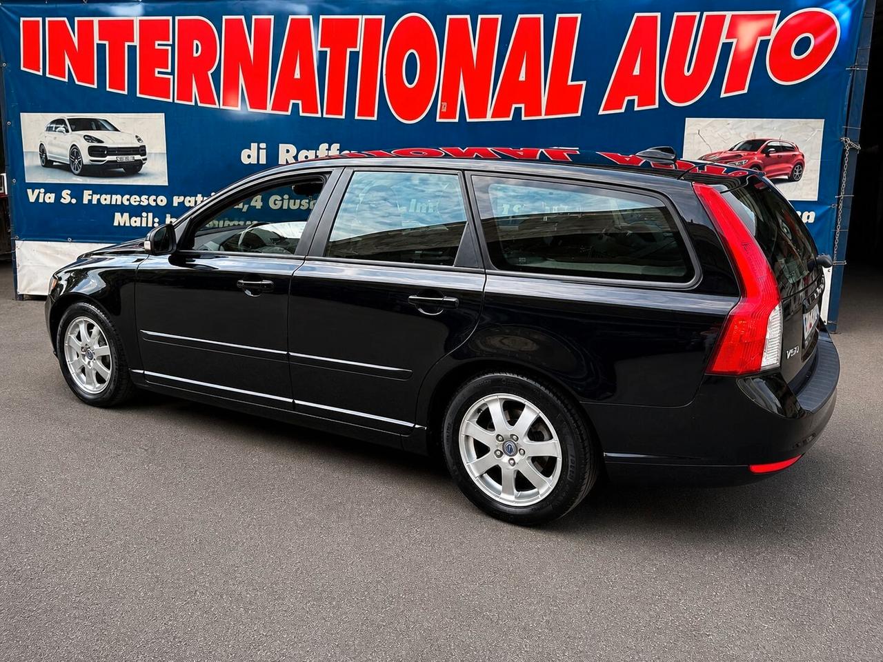 VOLVO V 50