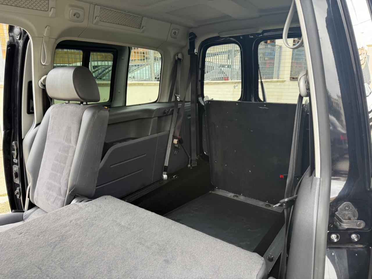 Volkswagen Caddy 1.6 TDI 102 CV 5p. Highline Maxi trasporto disabili