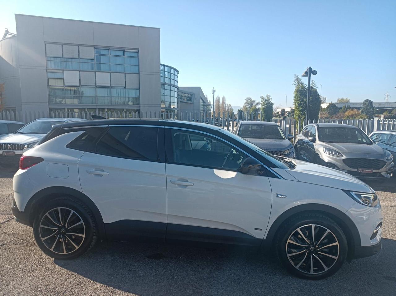 Opel Grandland X 1.6 Hybrid Plug-in aut. AWD Design Line