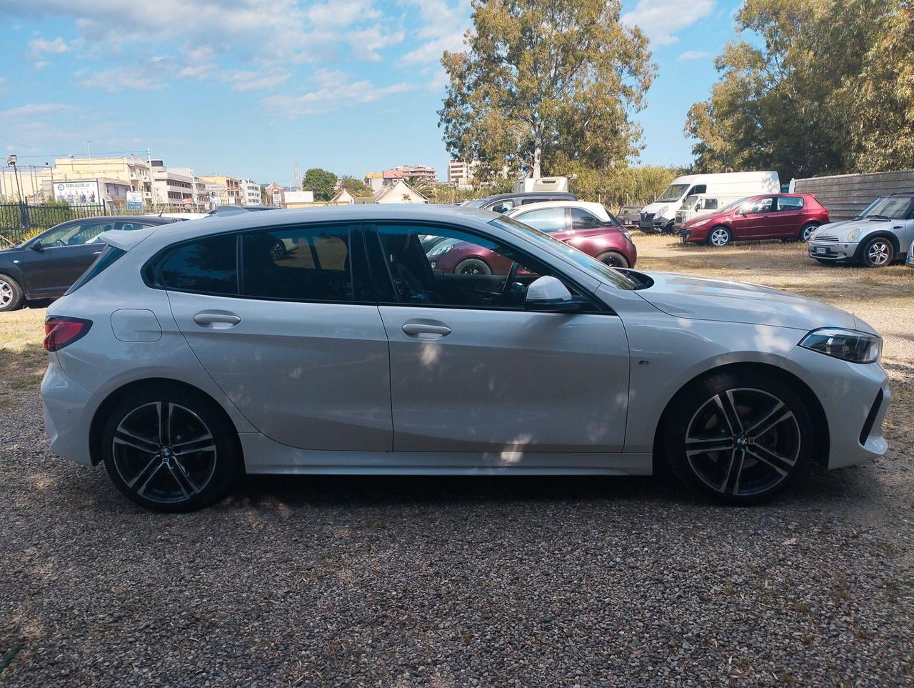 Bmw 116 116d 5p. Msport